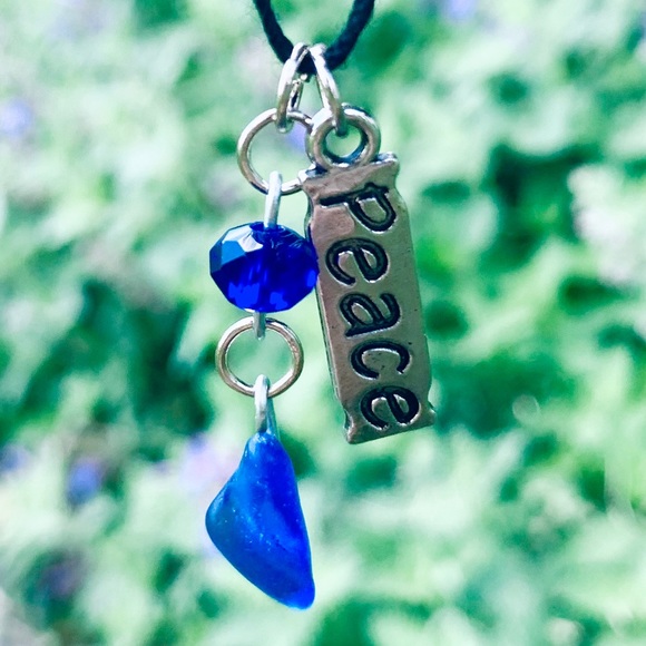 Jewelry - 🐳 3/$25 Peace Seaglass Choker
